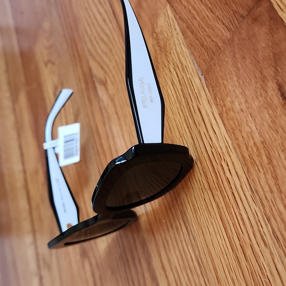 NWT PRADA 09Q5S0 Sunglasses SPR 16Y with Case and Box - Picture 6 of 12